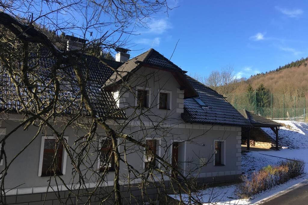 Villa Vykmanov Medenec Exterior foto